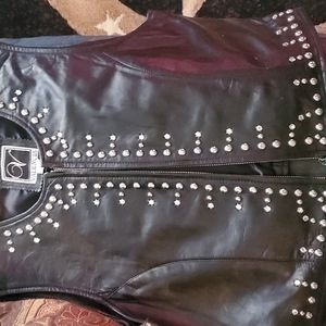 Leather-Studded Vest,XL,Valencia